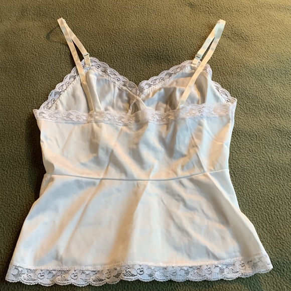 Lady Manhattan rayon chemise with lace details and adju straps. Size small - Picture 5 of 9